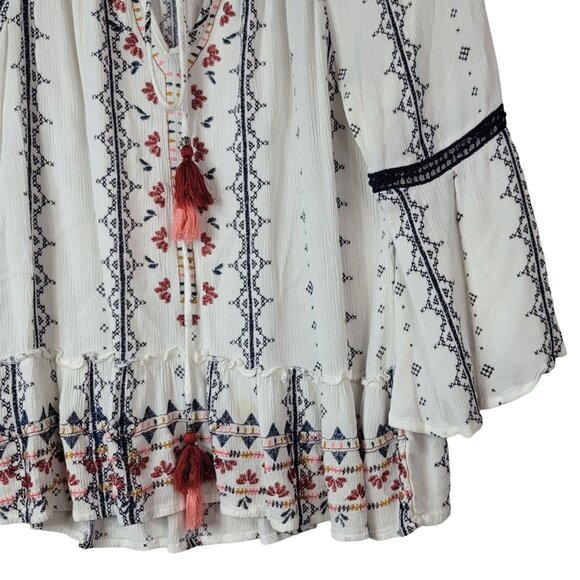 Knox Rose Boho Top Medium Tassel Tie 3/4 Bell Sleeve Flared V Neck Embroidered - Picture 3 of 9